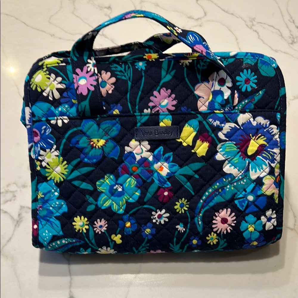 Vera Bradley Cotten Hanging travel organizer